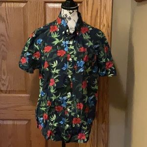 Men’s medium Hollister black short sleeved Hawaiian print button down shirt.